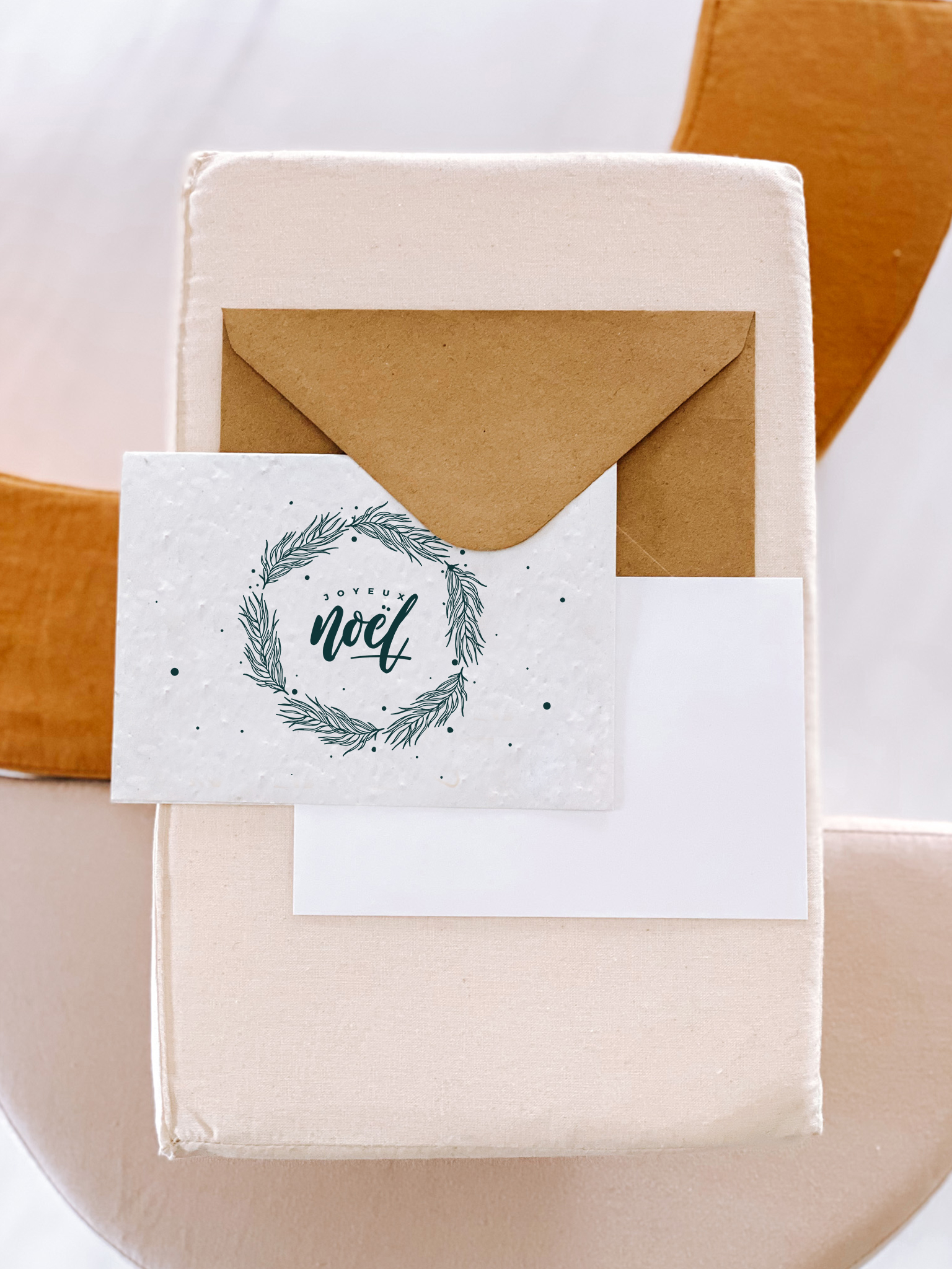 Carte cadeau sur papier ensemencé avec enveloppe Kraft – Fleurs